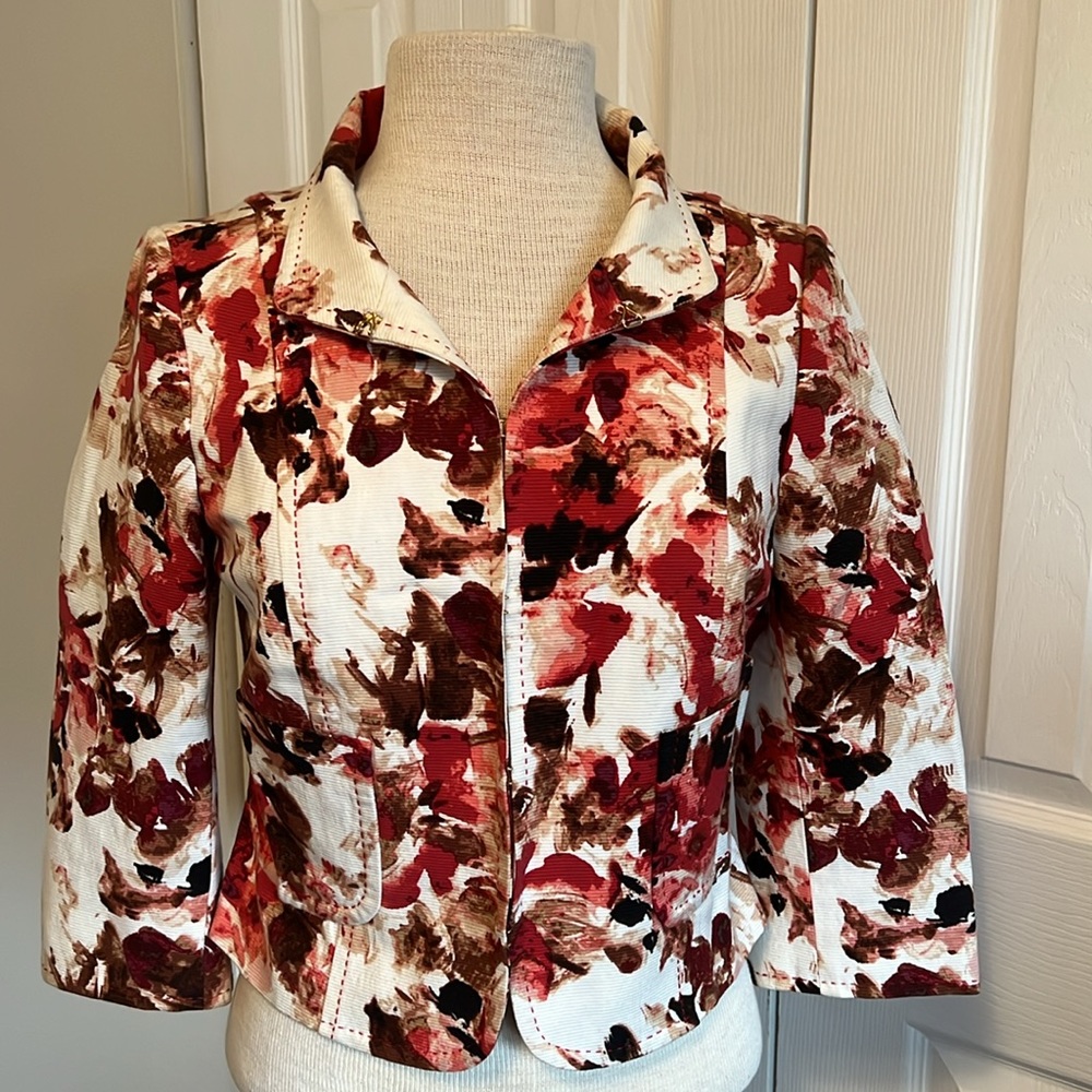 St. John Floral Cropped Jacket Blazer Coral White Abstract Watercolor Size 4